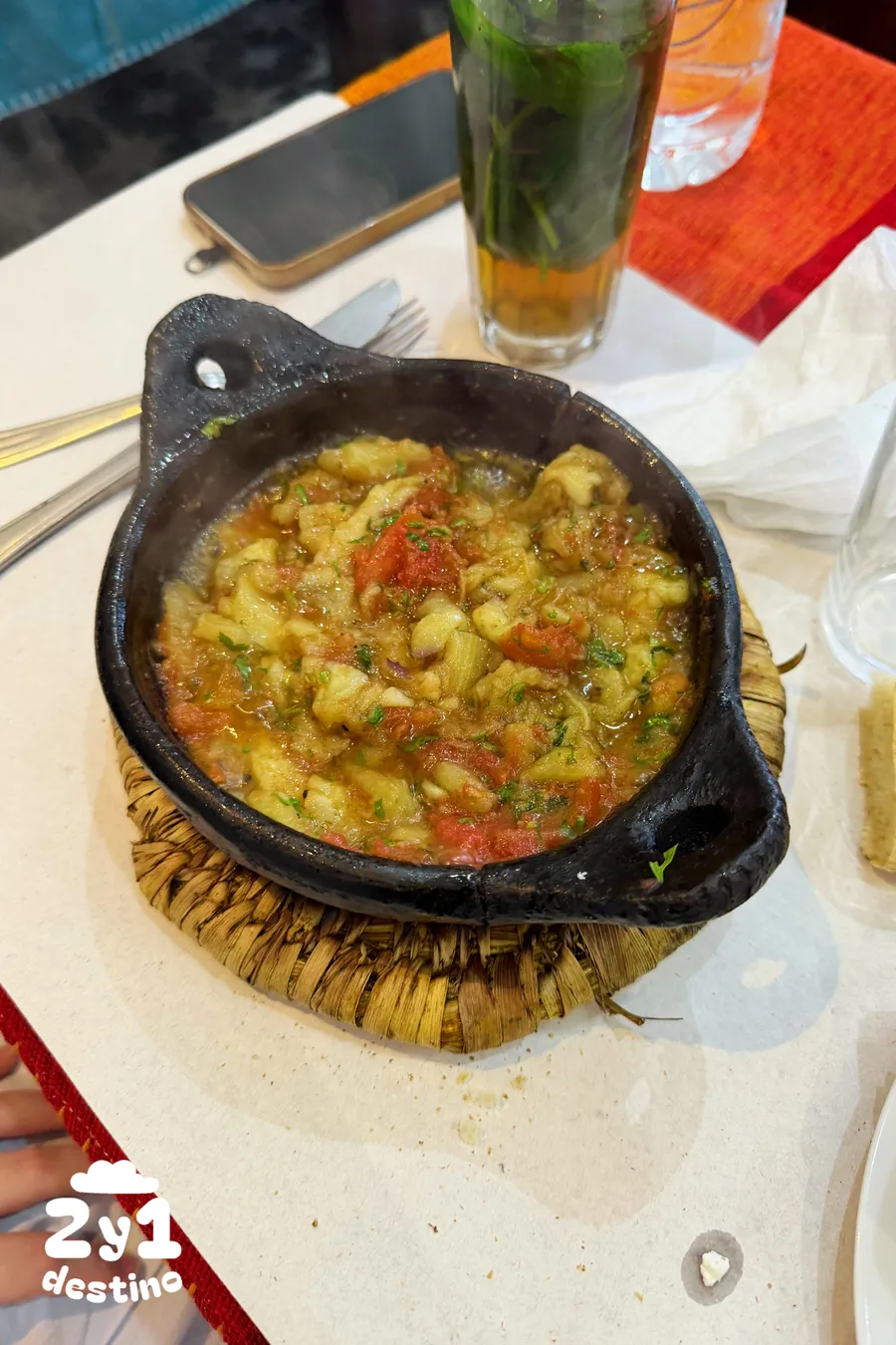 Zaalouk, entrante marroquí tradicional de berenjena y tomate